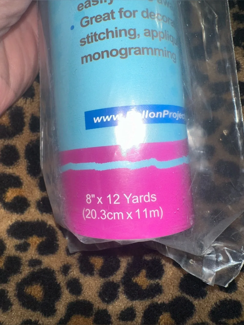 Fuse & tear embroidery stabilizer